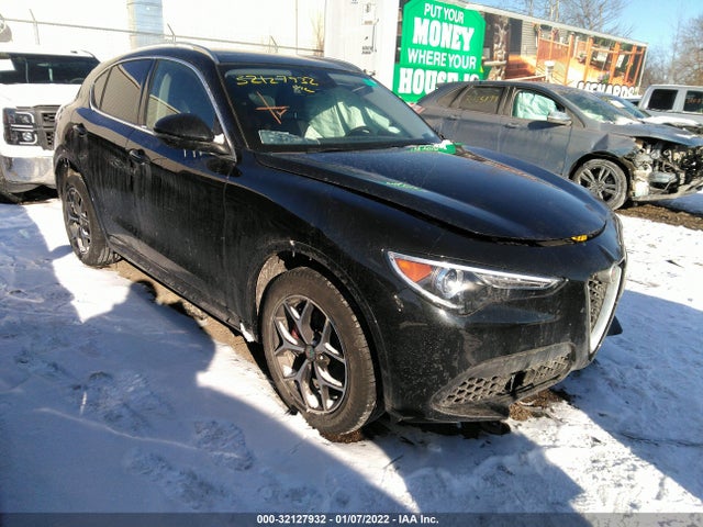 2020 Alfa Romeo Stelvio, VIN: ZASPAKBNXL7C74888