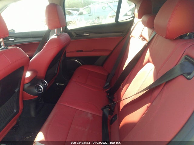 2021 Alfa Romeo Stelvio, VIN: ZASPAKBN7M7D04303