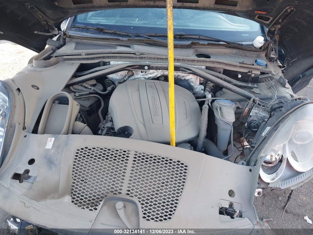 2017 PORSCHE MACAN WP1AA2A56HLB00958 Photo 9