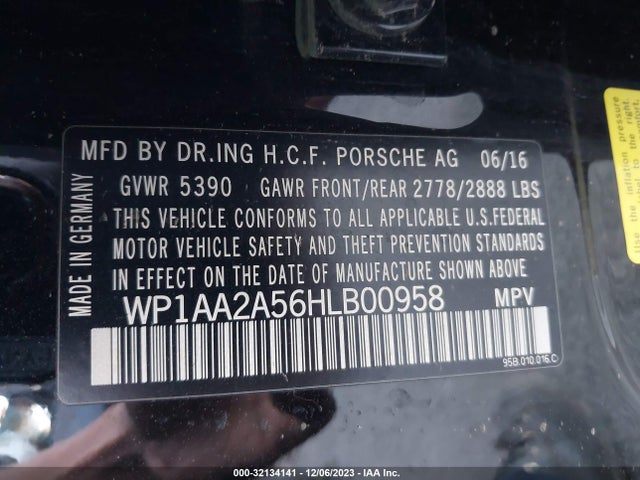 2017 PORSCHE MACAN WP1AA2A56HLB00958 Photo 8