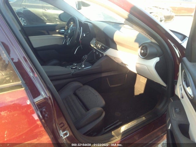 2019 Alfa Romeo Giulia, VIN: ZARFAMBN3K7613219