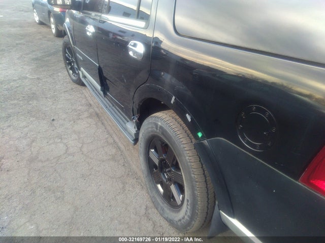 2003 LINCOLN NAVIGATOR VIN: 5LMFU28R03LJ16064