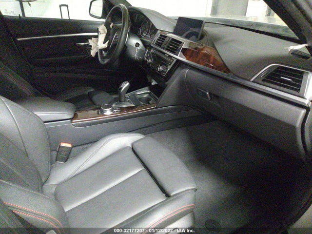 2018 BMW 3 Series, VIN: WBA8D9C51JEB35463