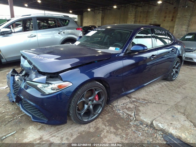 2018 Alfa Romeo Giulia, VIN: ZARFAEEN0J7597562