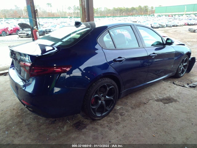2018 Alfa Romeo Giulia, VIN: ZARFAEEN0J7597562