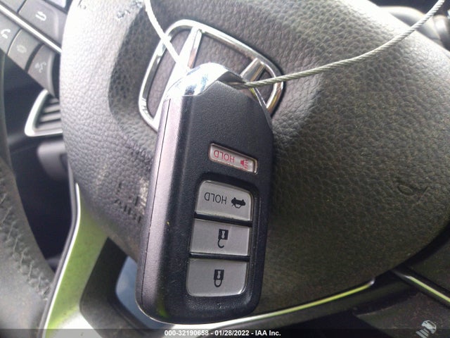 32190658 :رقم المزاد ، 1HGCV1F32KA072127 vin ، 2019 Honda Accord Sedan Sport 1.5t مزاد بيع