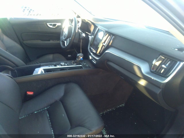 2020 Volvo XC60, VIN: YV4102RKXL1470536