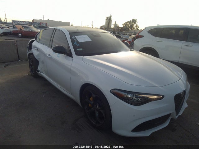 2020 Alfa Romeo Giulia, VIN: ZARFAMBNXL7638300