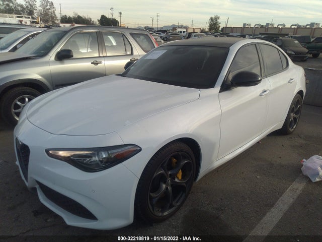 2020 Alfa Romeo Giulia, VIN: ZARFAMBNXL7638300