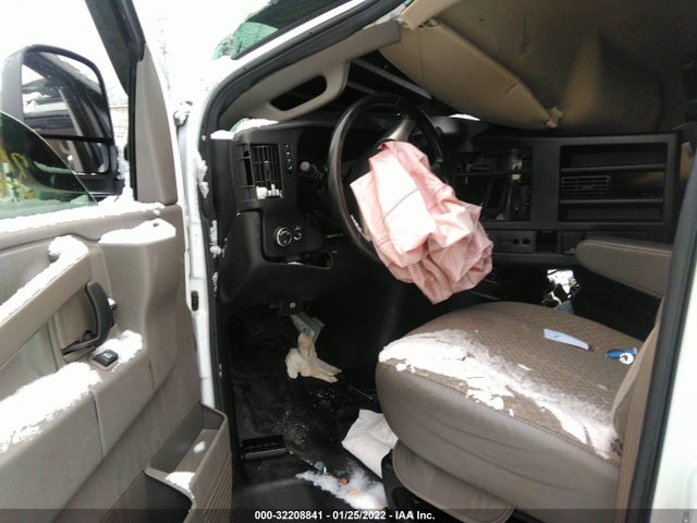 2018 GMC Savana, VIN: 1GTW7AFG1J1207542