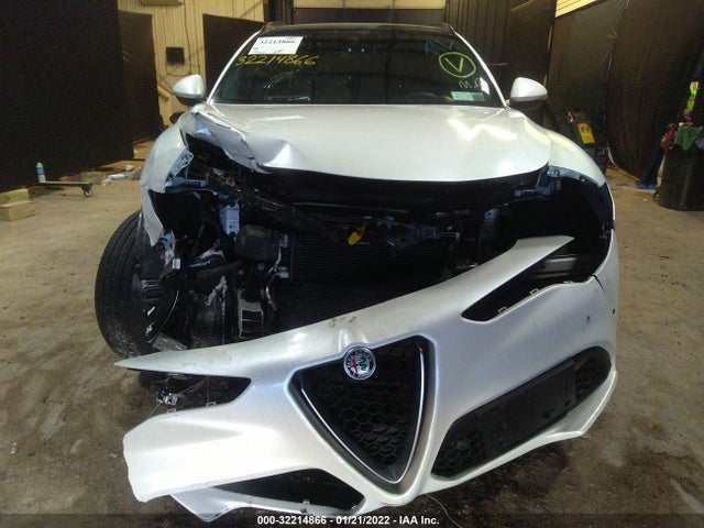 2019 Alfa Romeo Stelvio, VIN: ZASPAKBN3K7C30522