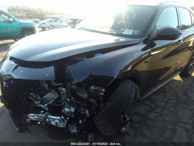 2022 Alfa Romeo Stelvio, VIN: ZASPAKBN9N7D25090
