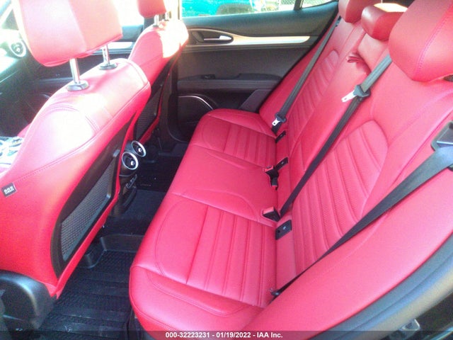 2022 Alfa Romeo Stelvio, VIN: ZASPAKBN9N7D25090