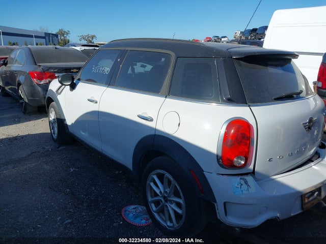 2016 MINI COUNTRYMAN WMWZC3C5XGWT09261 Photo 2