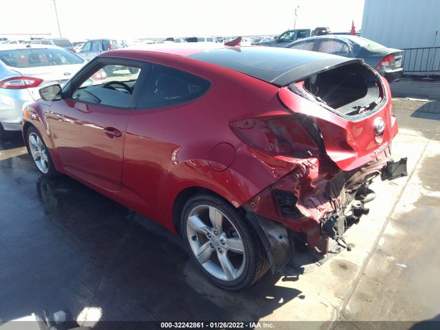 2015 Hyundai Veloster, VIN: KMHTC6AD7FU240569