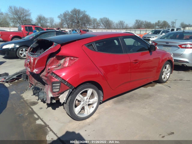2015 Hyundai Veloster, VIN: KMHTC6AD7FU240569