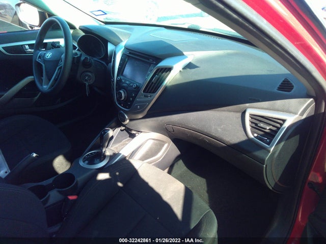 2015 Hyundai Veloster, VIN: KMHTC6AD7FU240569
