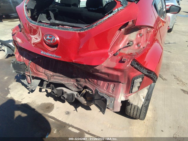 2015 Hyundai Veloster, VIN: KMHTC6AD7FU240569