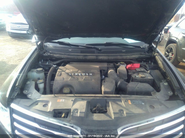2018 Lincoln MKT, VIN: 2LMHJ5NK5JBL02021
