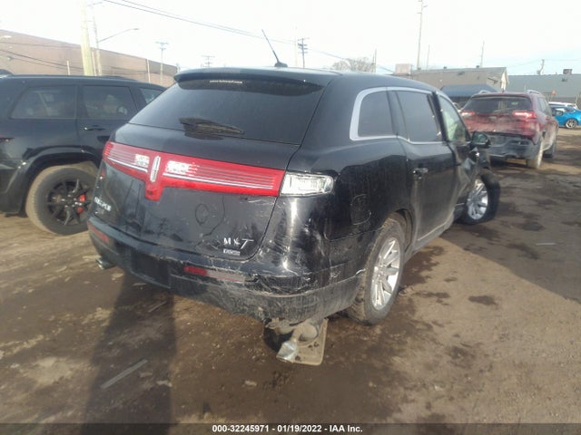 2018 Lincoln MKT, VIN: 2LMHJ5NK5JBL02021