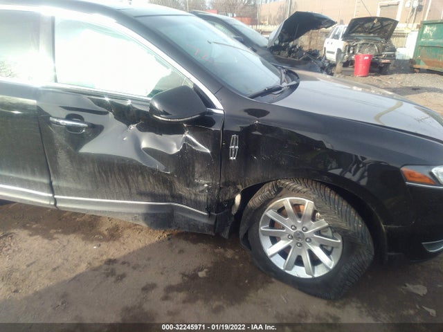 2018 Lincoln MKT, VIN: 2LMHJ5NK5JBL02021