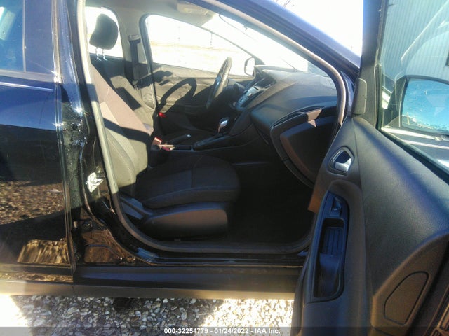 Ford FOCUS SE 2017 1FADP3F20HL286469 Image 5