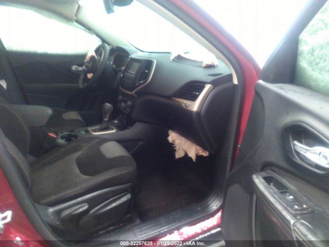 1C4PJMAS5HW555800 Jeep Cherokee Altitude