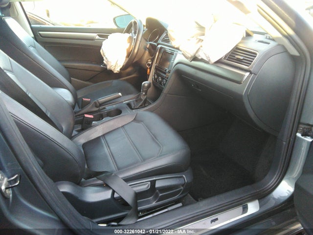 1VWDT7A36HC045400 Volkswagen Passat R-line W/comfort Pkg