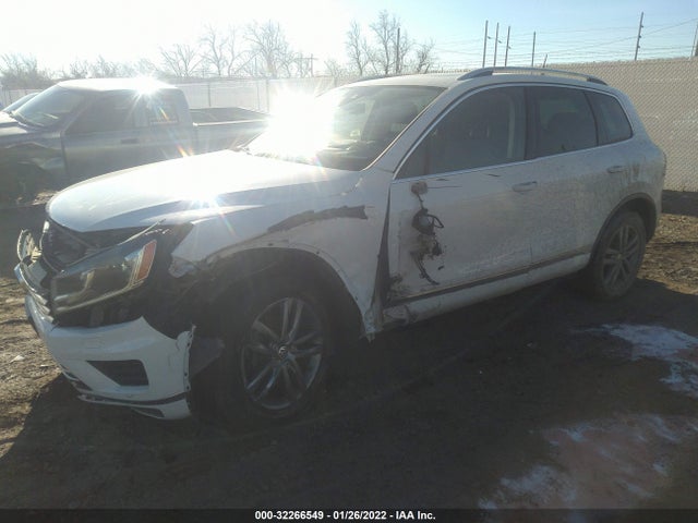 2016 Volkswagen Touareg, VIN: WVGEF9BP0GD003045