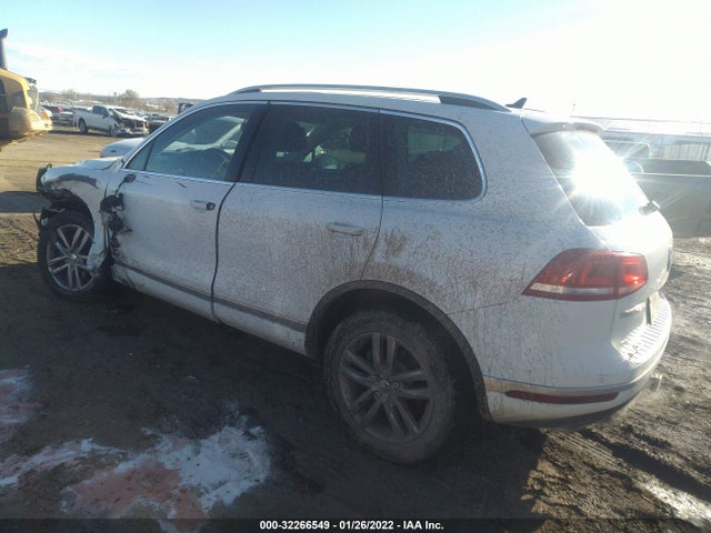 2016 Volkswagen Touareg, VIN: WVGEF9BP0GD003045