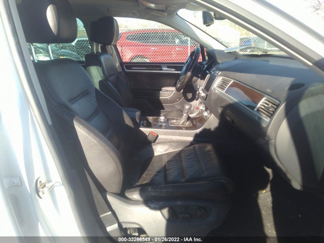 2016 Volkswagen Touareg, VIN: WVGEF9BP0GD003045