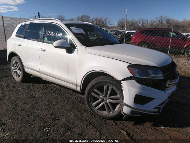 2016 Volkswagen Touareg, VIN: WVGEF9BP0GD003045