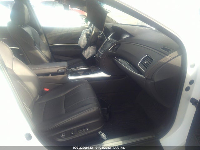 2018 Acura RLX, VIN: JH4KC1F50JC000815