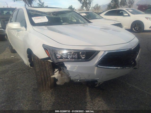 2018 Acura RLX, VIN: JH4KC1F50JC000815