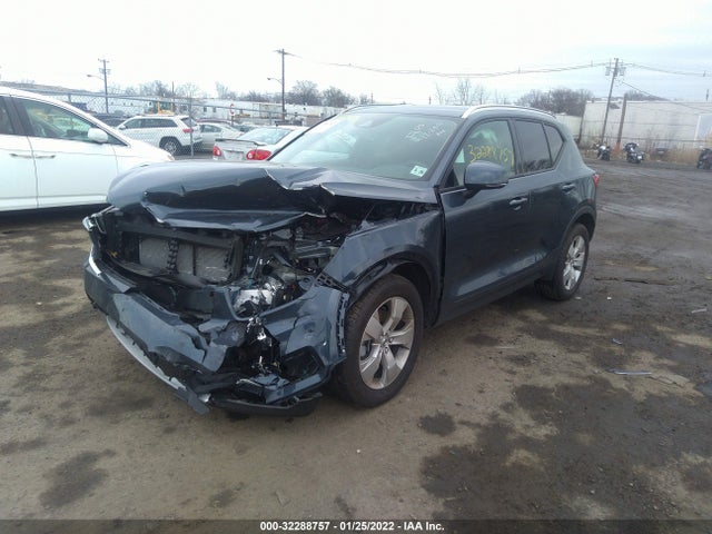 2021 Volvo XC40, VIN: YV4162UK5M2561957