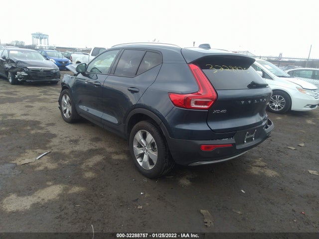 2021 Volvo XC40, VIN: YV4162UK5M2561957