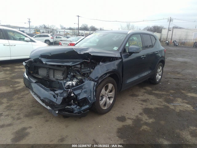2021 Volvo XC40, VIN: YV4162UK5M2561957