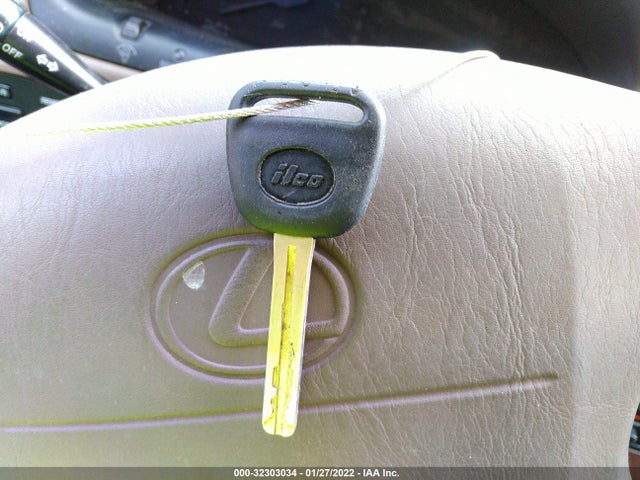 Lexus ES 300 1996 JT8BF12G4T0135556 Image 3