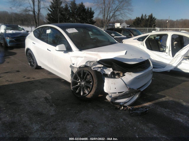 2022 Tesla Model Y, VIN: 7SAYGDEE3NF308348