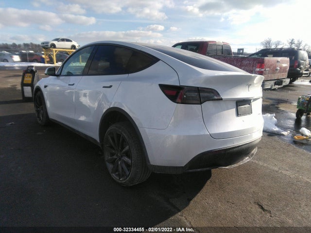 2022 Tesla Model Y, VIN: 7SAYGDEE3NF308348