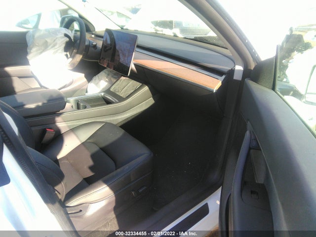 2022 Tesla Model Y, VIN: 7SAYGDEE3NF308348