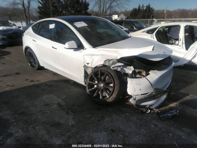 2022 Tesla Model Y, VIN: 7SAYGDEE3NF308348