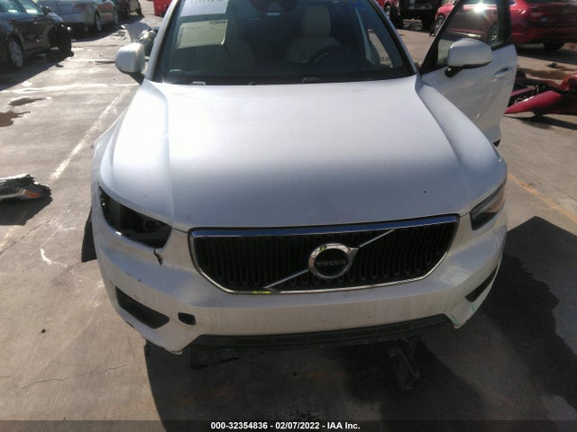 2021 Volvo XC40, VIN: YV4162UK3M2490449