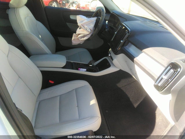 2021 Volvo XC40, VIN: YV4162UK3M2490449