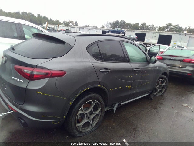 2022 Alfa Romeo Stelvio, VIN: ZASPAKBN0N7D26709