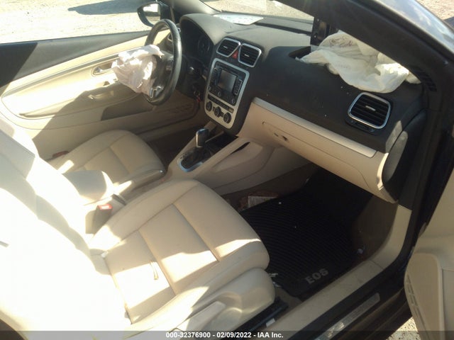 2016 Volkswagen Eos, VIN: WVWBW8AH7GV000696