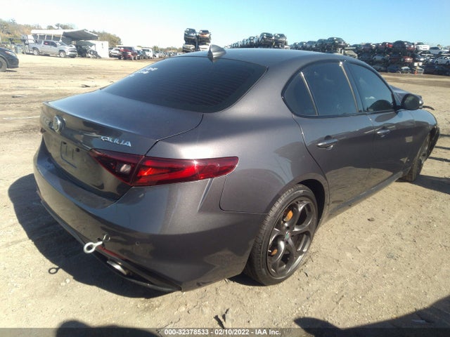 ZARFAEENXJ7596516 Alfa Romeo Giulia Ti Sport