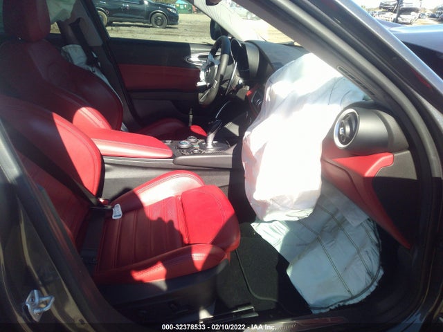 ZARFAEENXJ7596516 Alfa Romeo Giulia Ti Sport