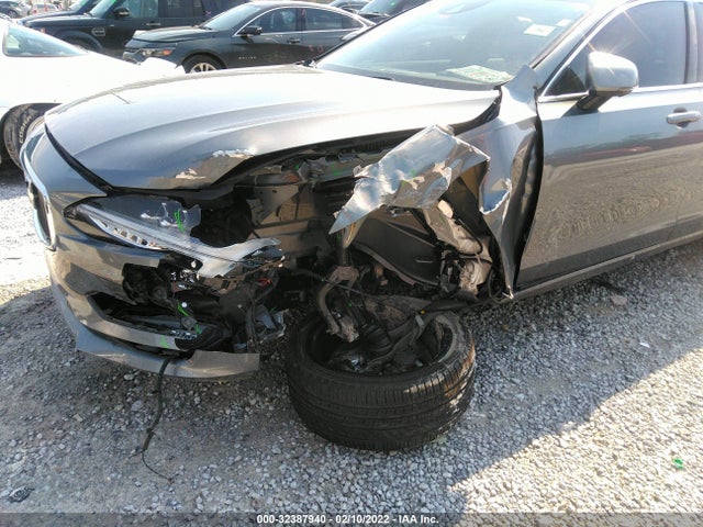 2017 Volvo S90, VIN: YV1A22MK3H1013122