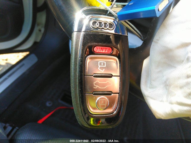 2017 Audi A8, VIN: WAU43AFD2HN008511